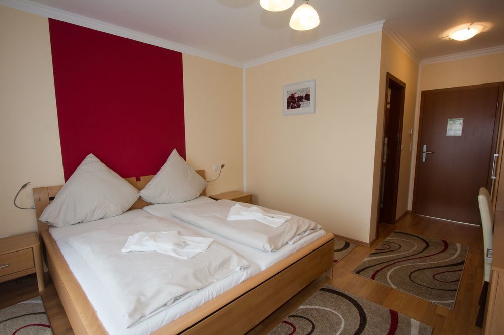 Hotel Adria Stuben Urbar  Extérieur photo