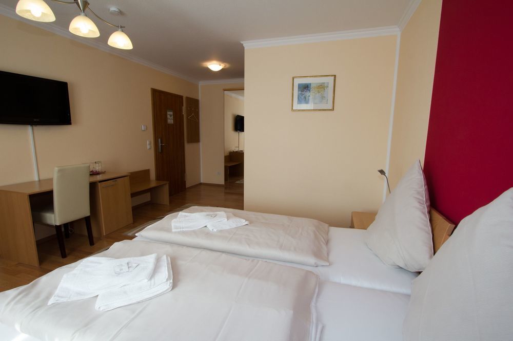Hotel Adria Stuben Urbar  Extérieur photo