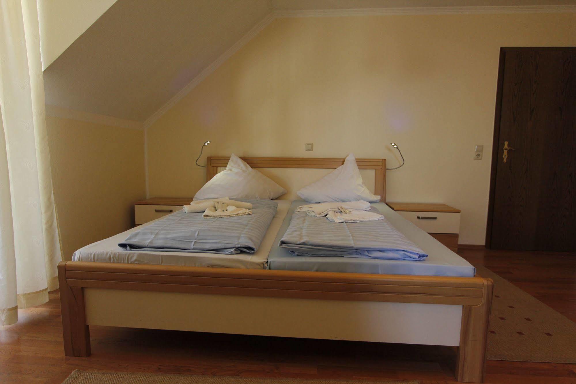 Hotel Adria Stuben Urbar  Extérieur photo