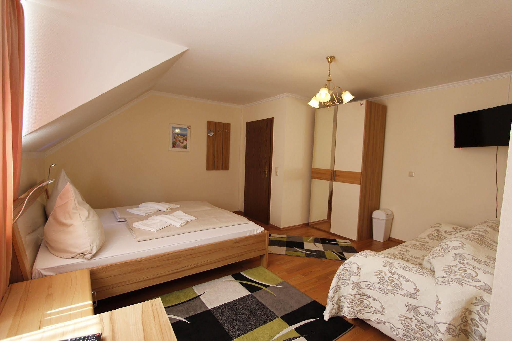 Hotel Adria Stuben Urbar  Extérieur photo
