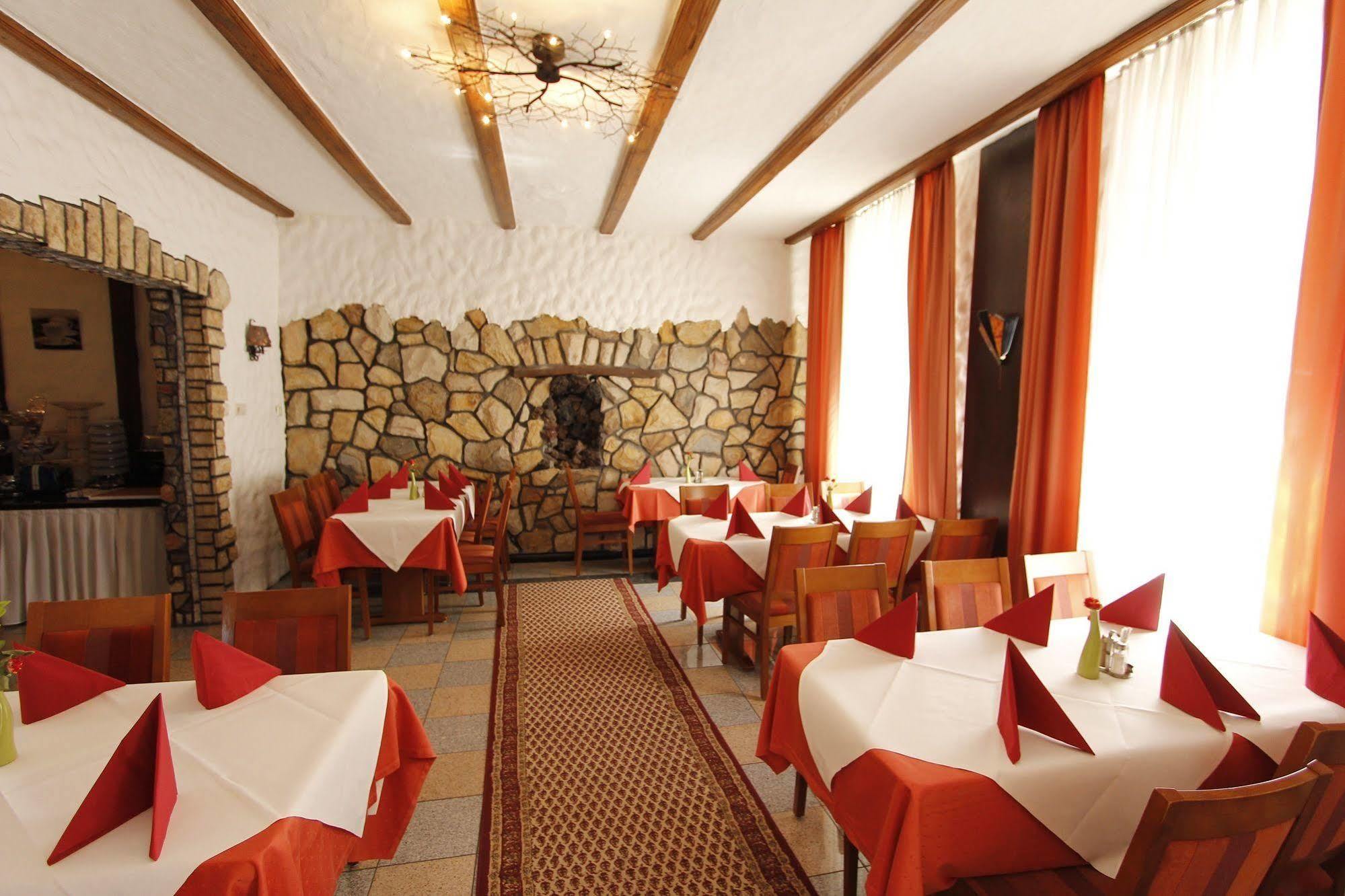 Hotel Adria Stuben Urbar  Extérieur photo