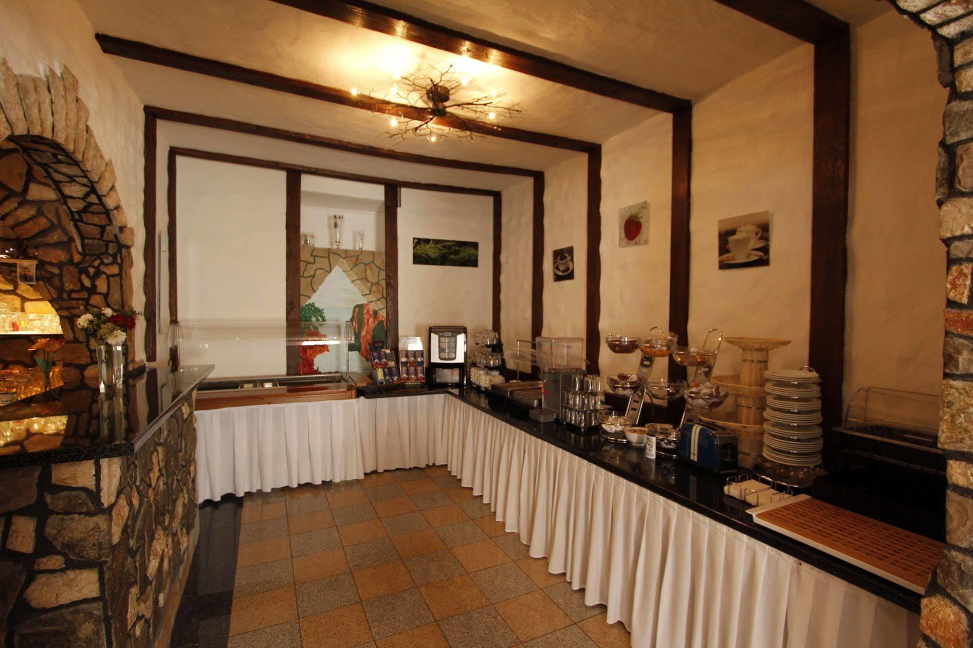 Hotel Adria Stuben Urbar  Extérieur photo